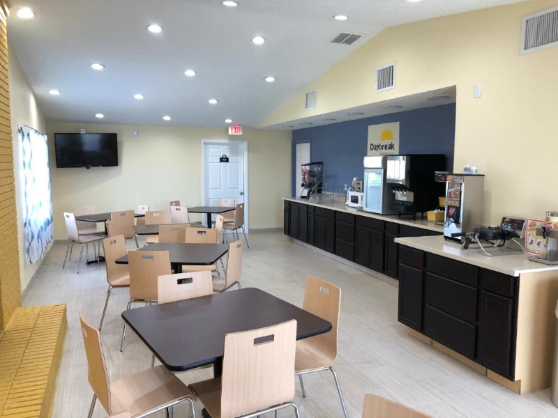 Days Inn By Wyndham King image