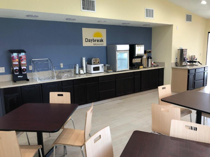 Days Inn By Wyndham King image