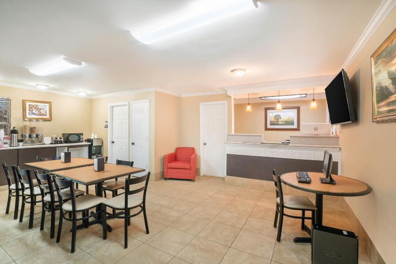 Travelodge by Wyndham Santee image