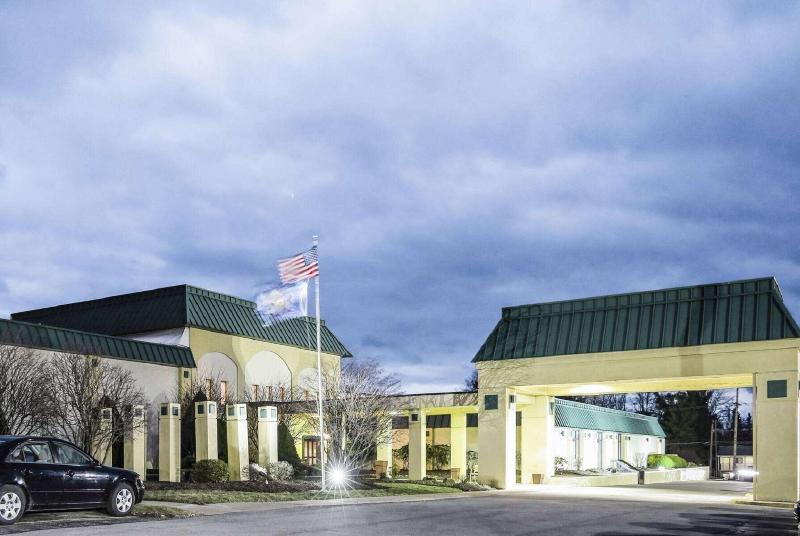 Ramada by Wyndham Indiana image