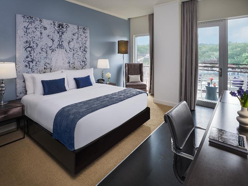 The Fontaine Hotel image