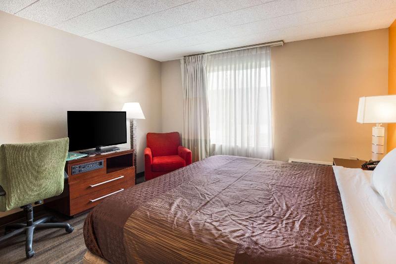Rodeway Inn & Suites Stroudsburg - Poconos