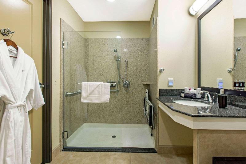 The Oaks Hotel & Suites — photo 21