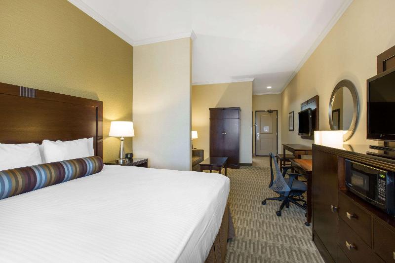 The Oaks Hotel & Suites — photo 92