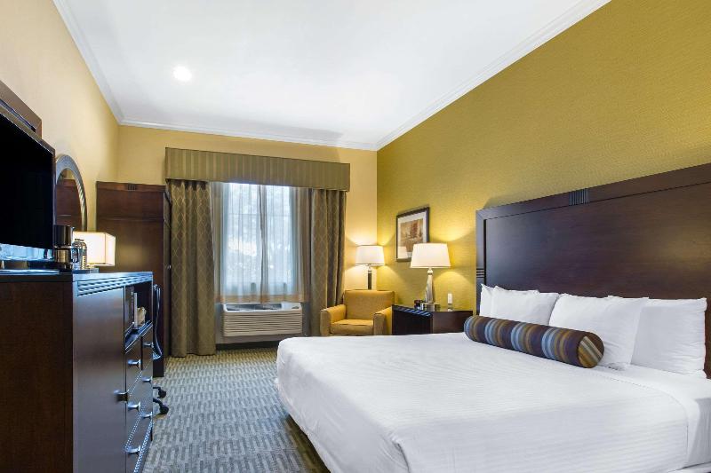 The Oaks Hotel & Suites — photo 64