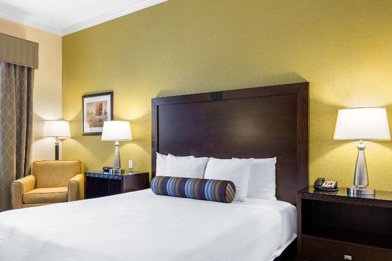 The Oaks Hotel & Suites — photo 63