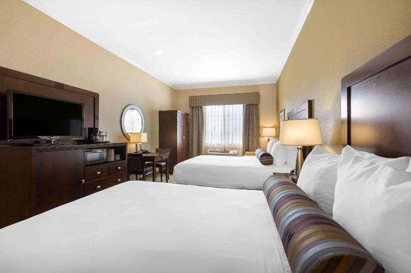 The Oaks Hotel & Suites — photo 203