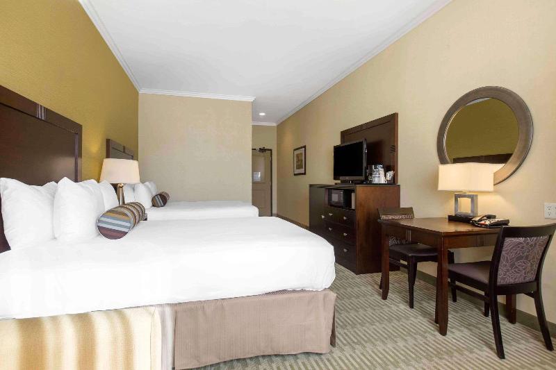 The Oaks Hotel & Suites — photo 16