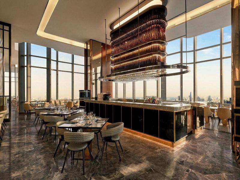 Vinpearl Landmark 81, Autograph Collection image