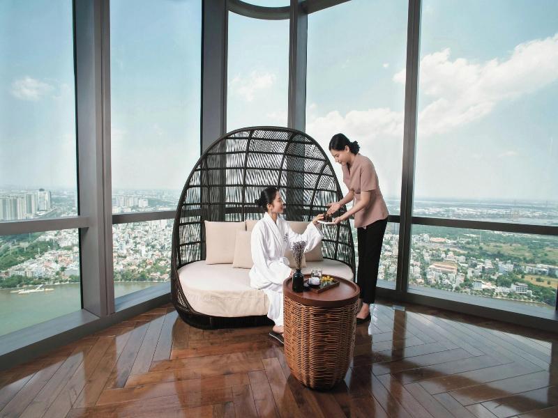 Vinpearl Landmark 81, Autograph Collection image