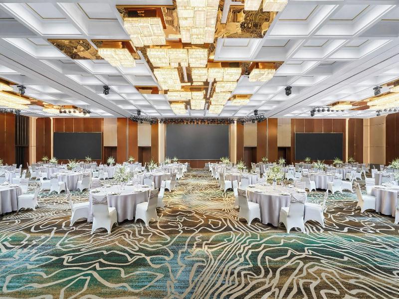 Vinpearl Landmark 81, Autograph Collection image