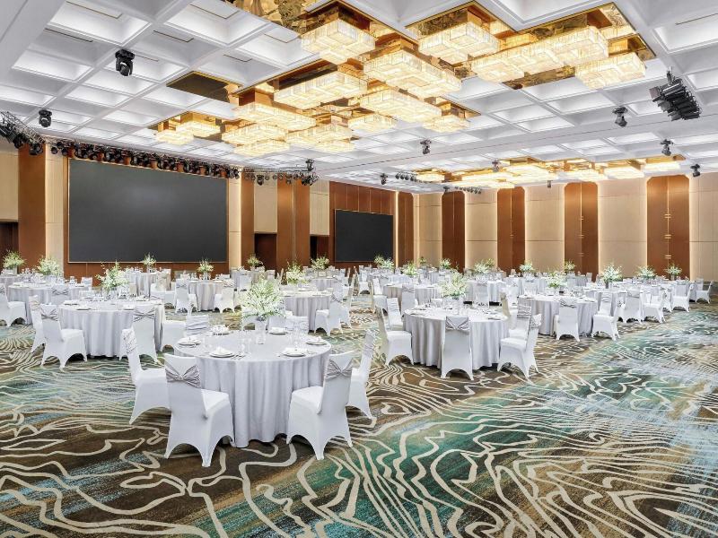 Vinpearl Landmark 81, Autograph Collection image