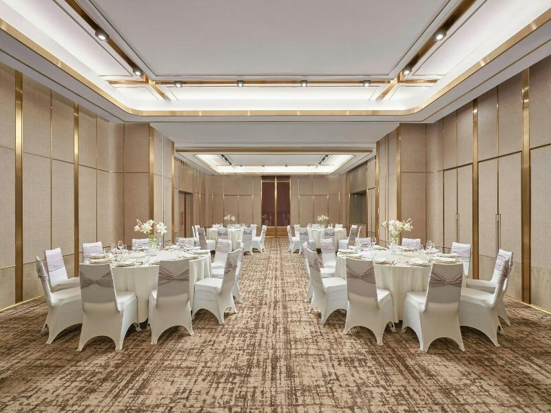 Vinpearl Landmark 81, Autograph Collection image