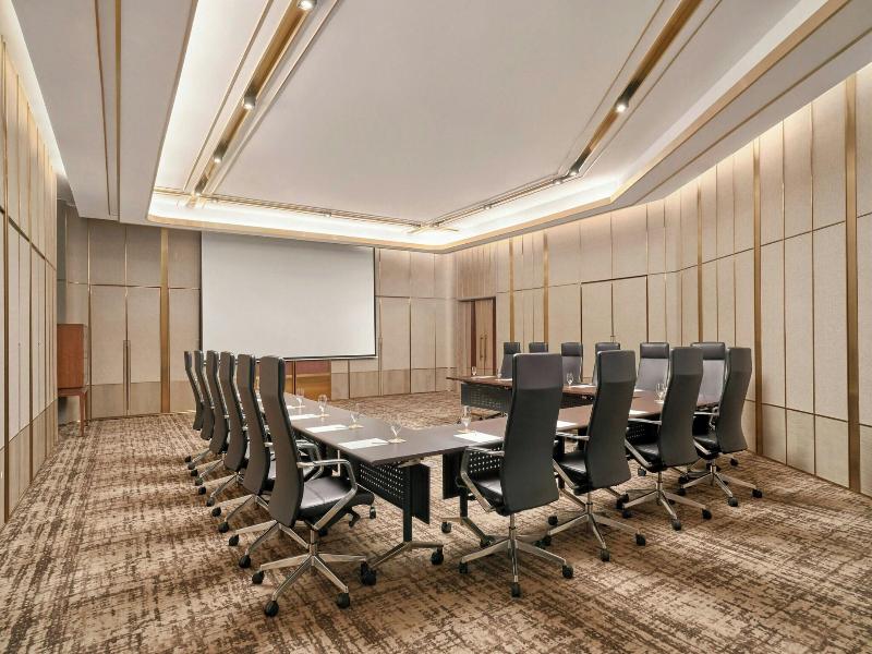 Vinpearl Landmark 81, Autograph Collection image