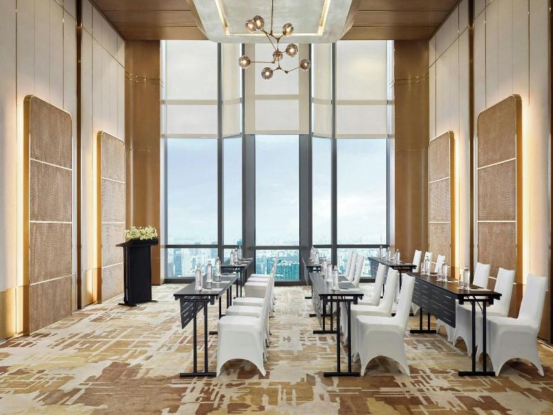 Vinpearl Landmark 81, Autograph Collection image