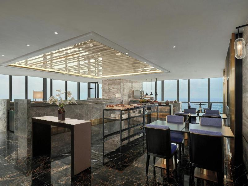Vinpearl Landmark 81, Autograph Collection image