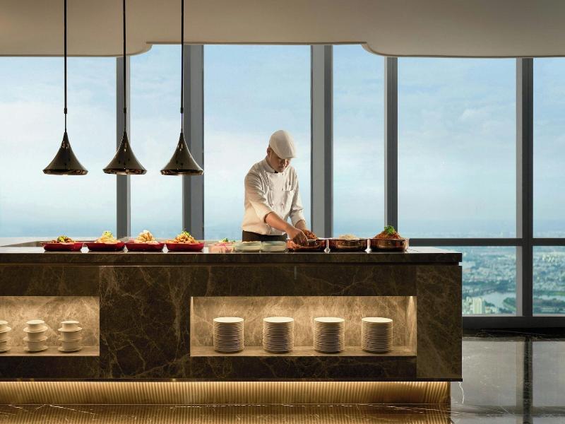Vinpearl Landmark 81, Autograph Collection image