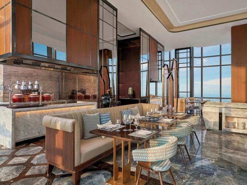 Vinpearl Landmark 81, Autograph Collection image