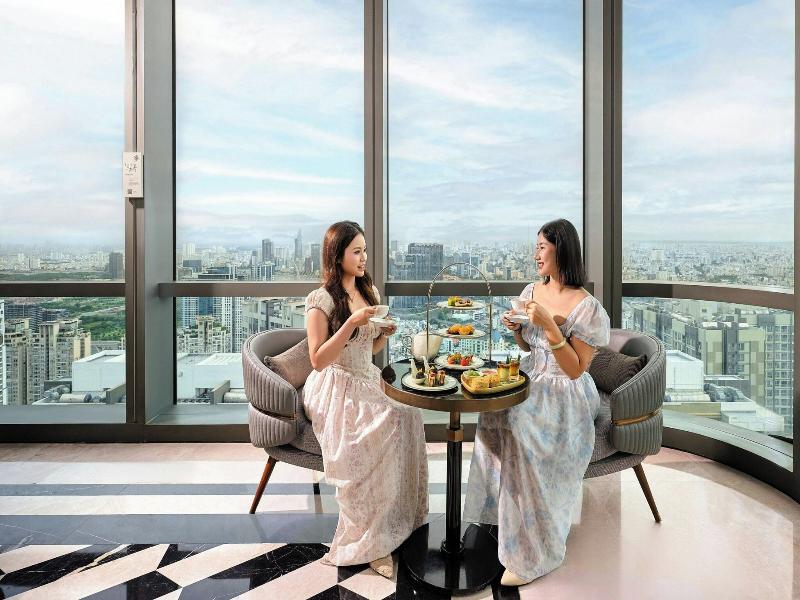 Vinpearl Landmark 81, Autograph Collection image