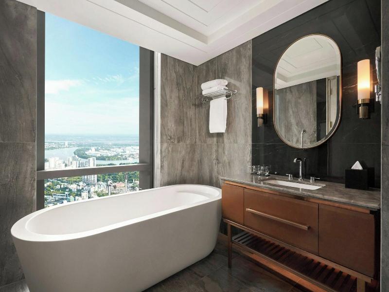 Vinpearl Landmark 81, Autograph Collection image