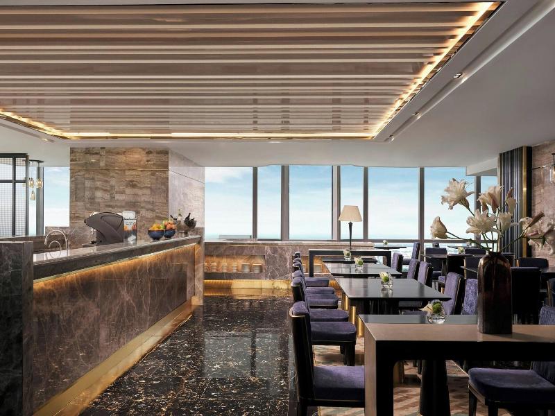 Vinpearl Landmark 81, Autograph Collection image