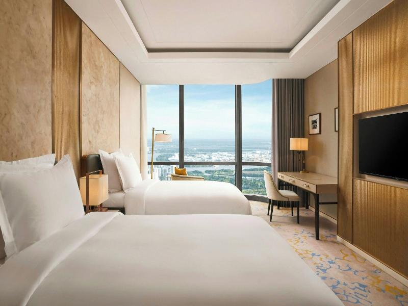 Vinpearl Landmark 81, Autograph Collection image
