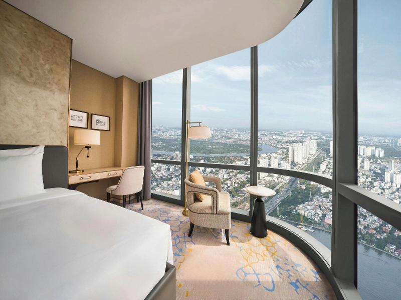 Vinpearl Landmark 81, Autograph Collection image