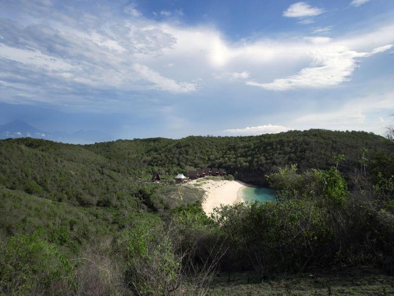 Jeeva Beloam Beach Camp Resort