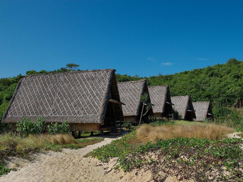 Jeeva Beloam Beach Camp Resort