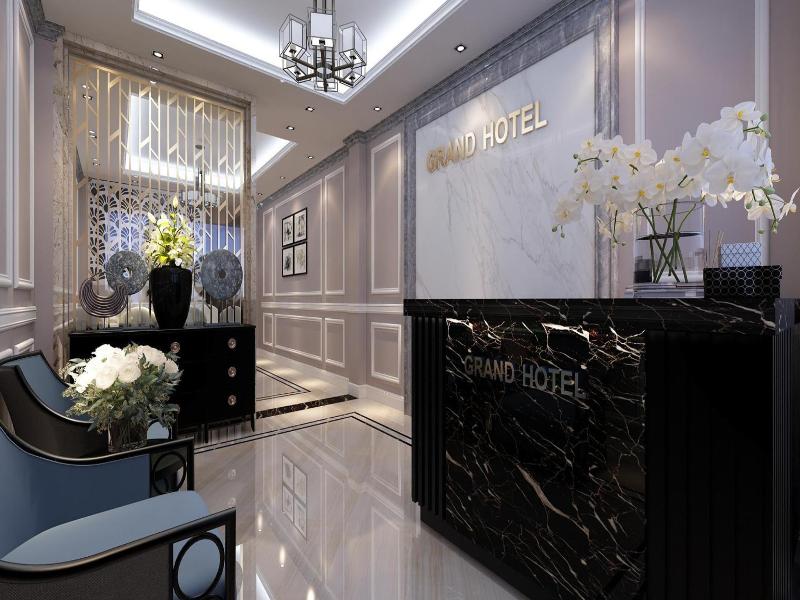 S Central Hotel and Spa image