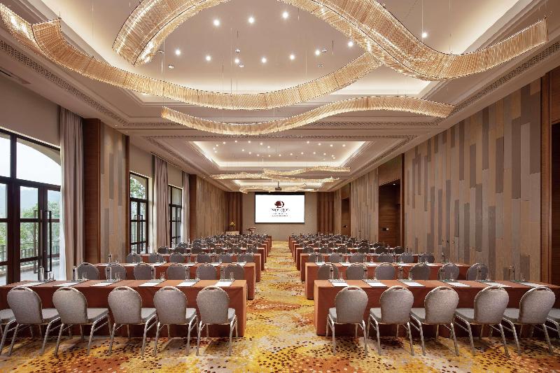 DoubleTree by Hilton Huidong Resort image