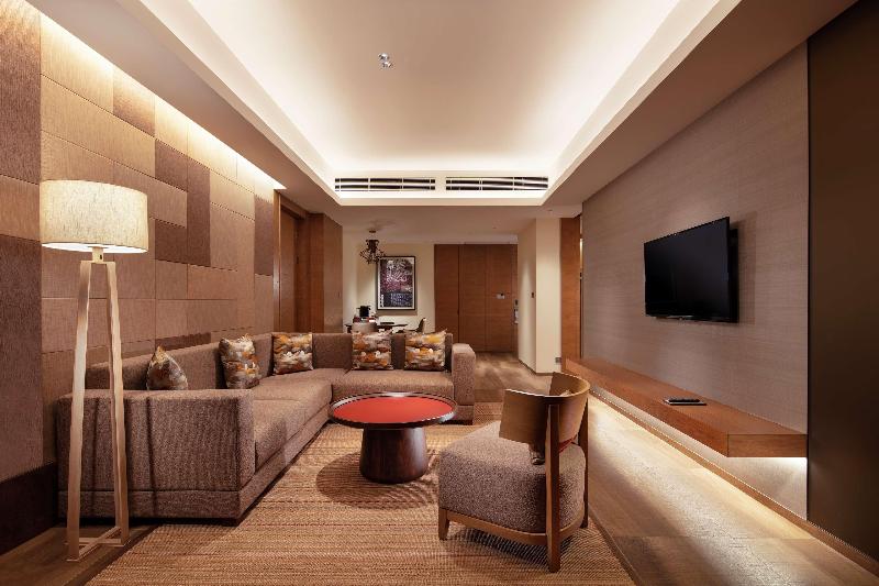 DoubleTree by Hilton Huidong Resort image