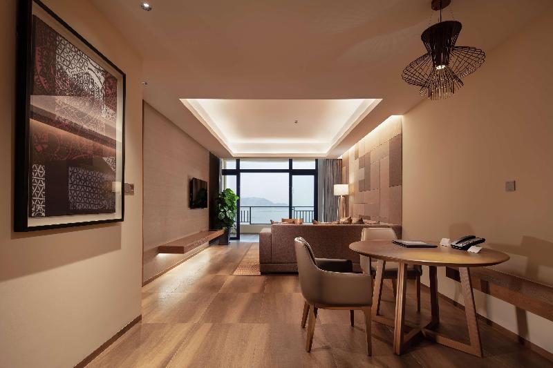DoubleTree by Hilton Huidong Resort image