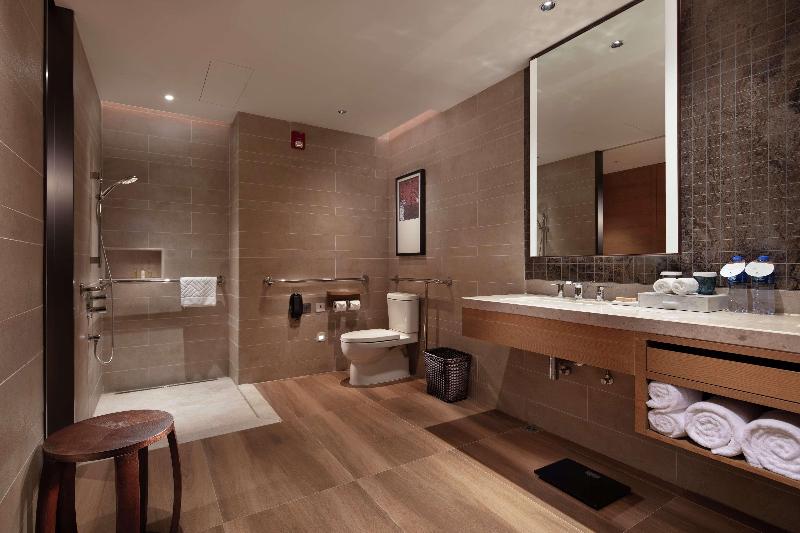 DoubleTree by Hilton Huidong Resort image
