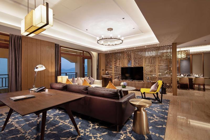 DoubleTree by Hilton Huidong Resort image