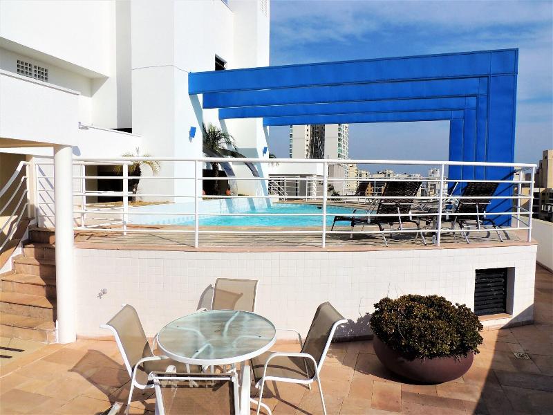 Mondrian Suite Hotel
