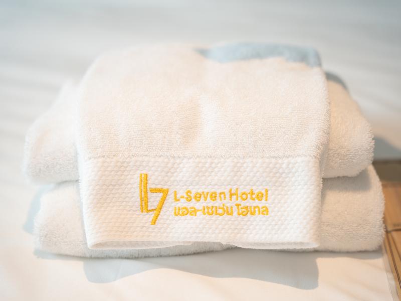 L-Seven Hotel image