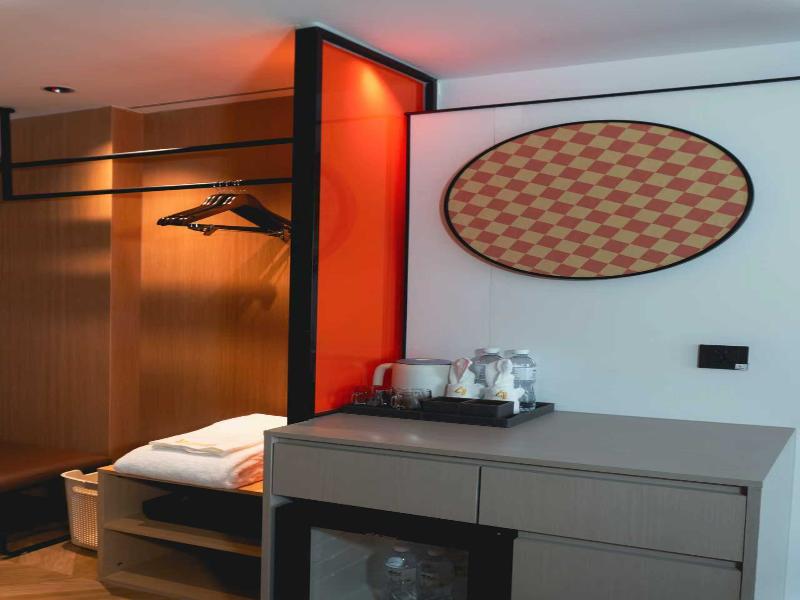 L-Seven Hotel image