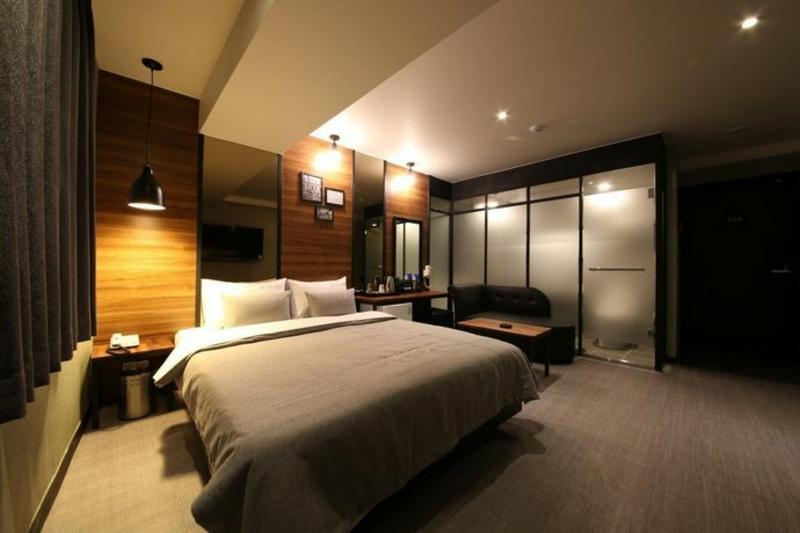 The Last Hotel image