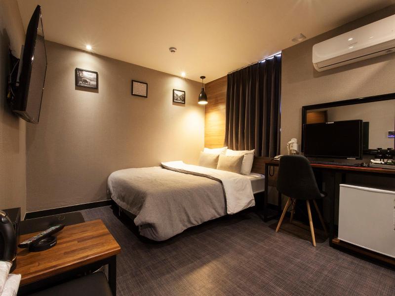The Last Hotel image