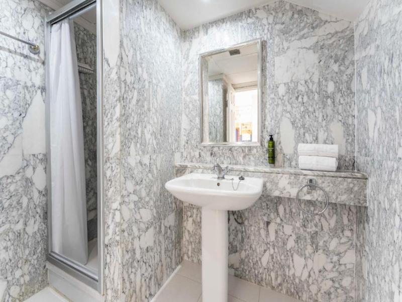 Ona Beverly Hills Heights image