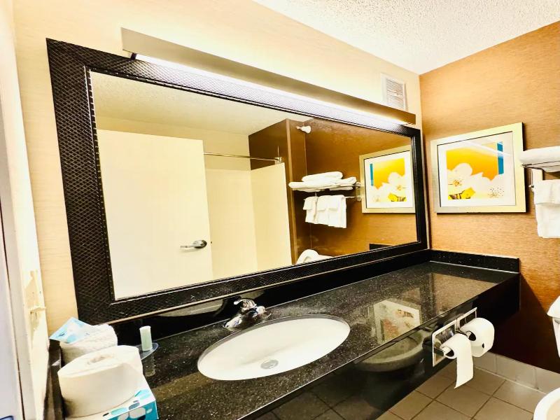 Country Inn Suites By Radisson Bismarck Nd image