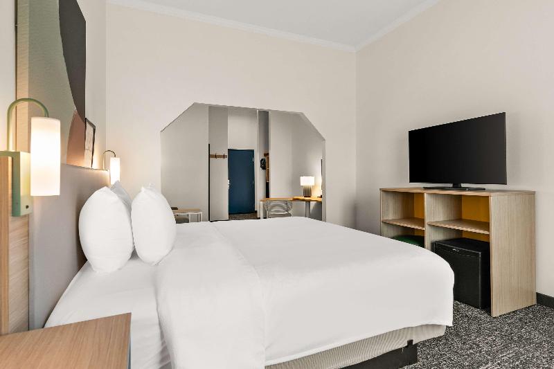 Spark By Hilton Commerce, Ga image