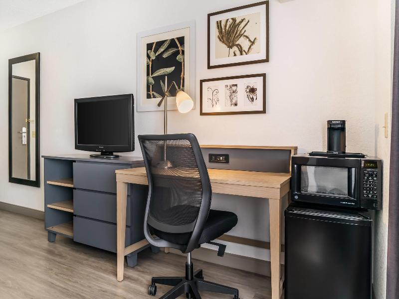 Country Inn Suites By Radisson Frederick Md image