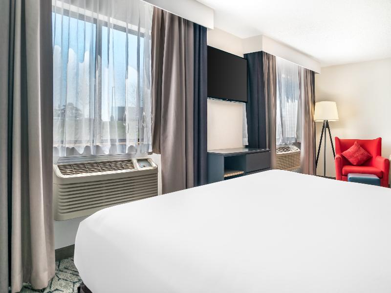 Country Inn Suites By Radisson Frederick Md image