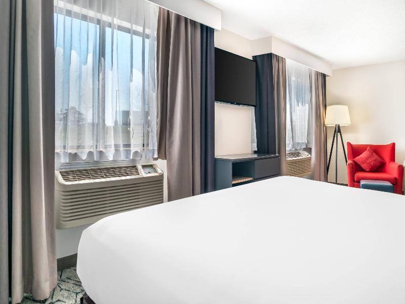 Country Inn Suites By Radisson Frederick Md image