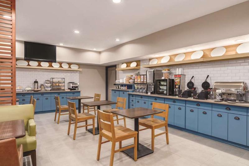 Country Inn Suites By Radisson Big Flats Elmira Ny image
