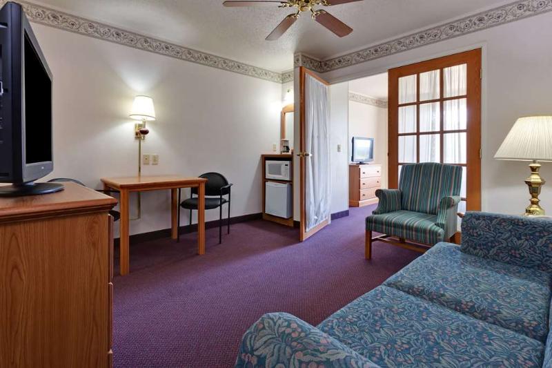 Country Inn Suites By Radisson Big Flats Elmira Ny image