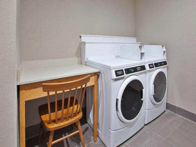 Fairfield Inn & Suites Flint Grand Blanc image