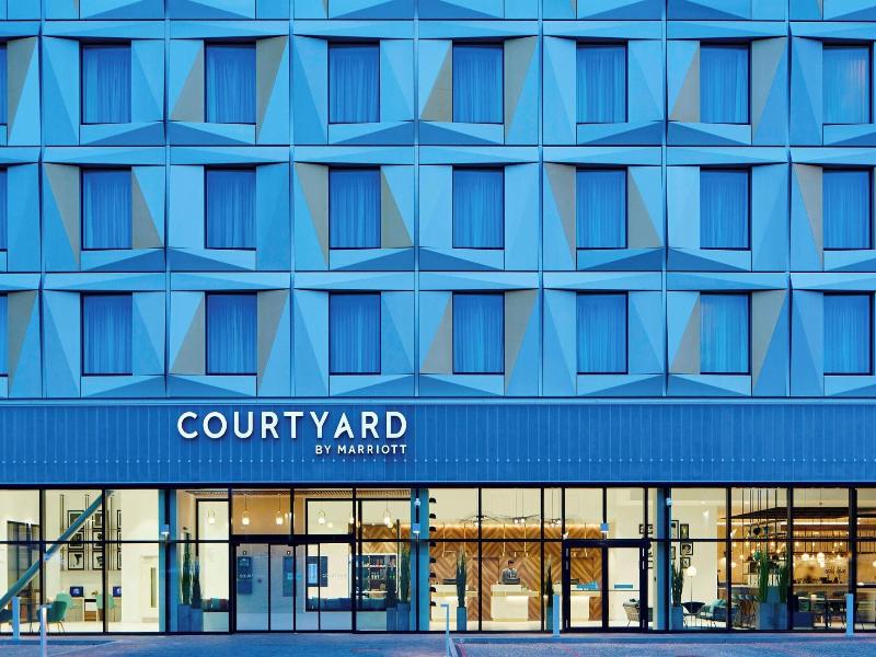 Courtyard Luton Airport image